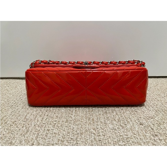 Chanel Classic Chevron Quilted Leather Flap Crossbody Shoulder Bag - Picture 8 of 16